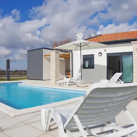 Beautiful With Private Pool On Peaceful Location, Village Sveti Kirin Villa *