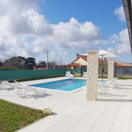Beautiful With Private Pool On Peaceful Location, Village Sveti Kirin Vodnjan