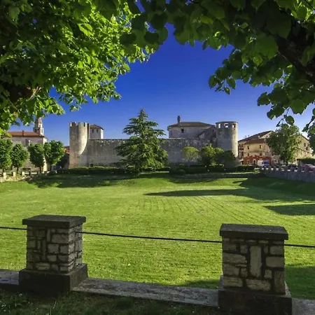 Villa Beautiful With Private Pool On Peaceful Location, Village Sveti Kirin *