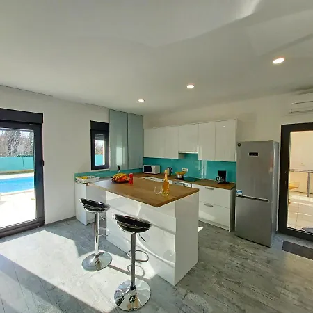 Beautiful With Private Pool On Peaceful Location, Village Sveti Kirin *