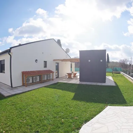 Willa Beautiful With Private Pool On Peaceful Location, Village Sveti Kirin *