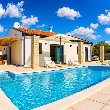 Beautiful With Private Pool On Peaceful Location, Village Sveti Kirin